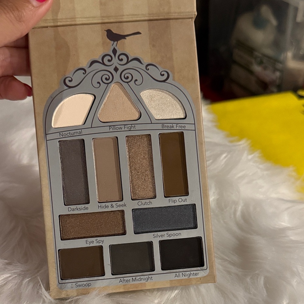 Pretty Vulgar Eyeshadow Palette - Neutral and Smoky Shades